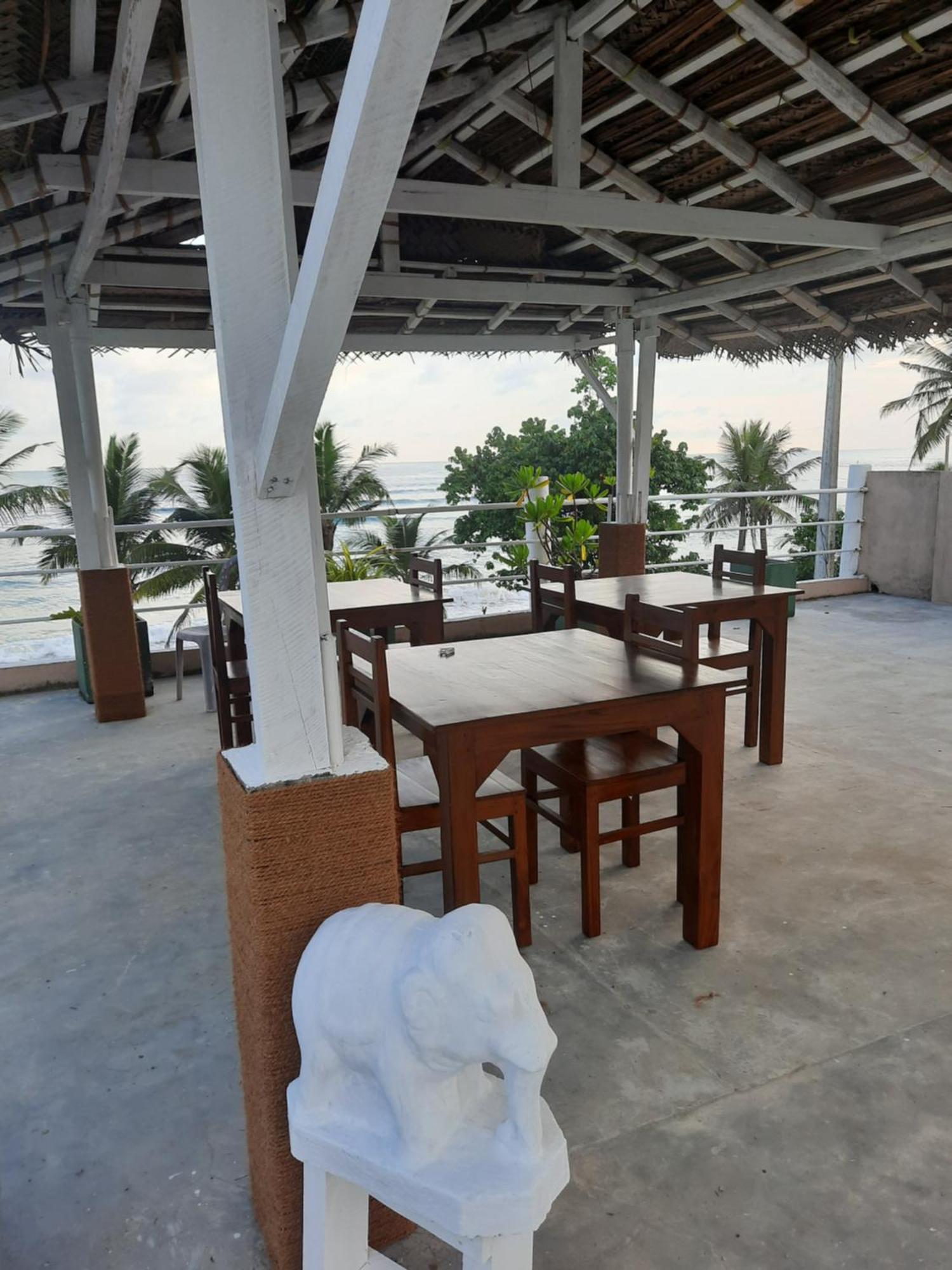 White Surfing Beach Resort อูนาวาตูนา ภายนอก รูปภาพ