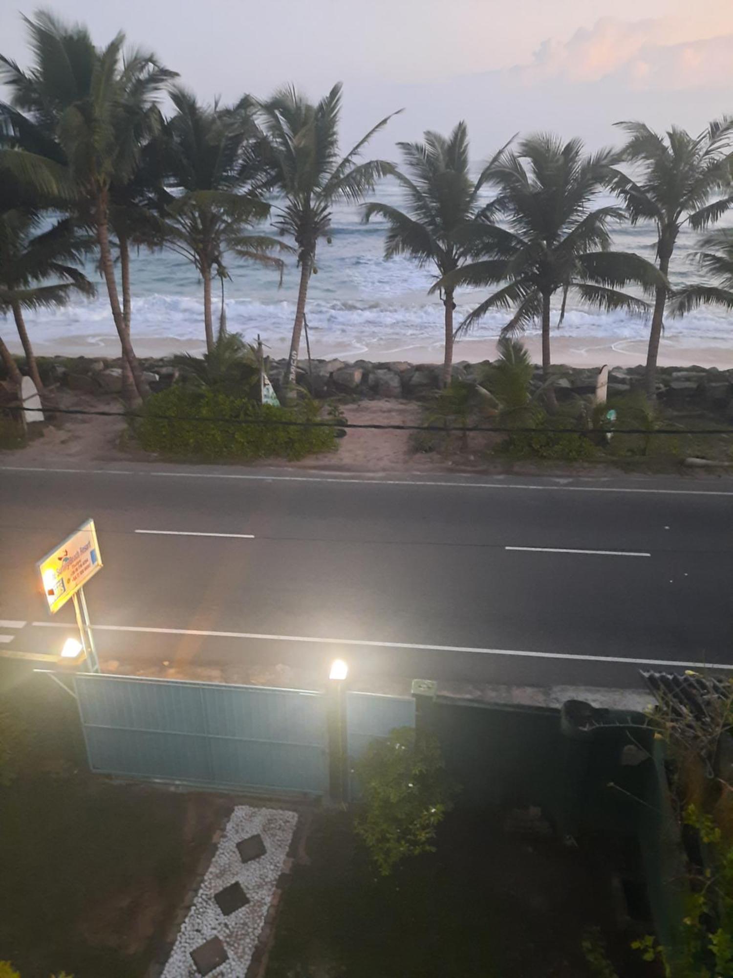 White Surfing Beach Resort อูนาวาตูนา ภายนอก รูปภาพ