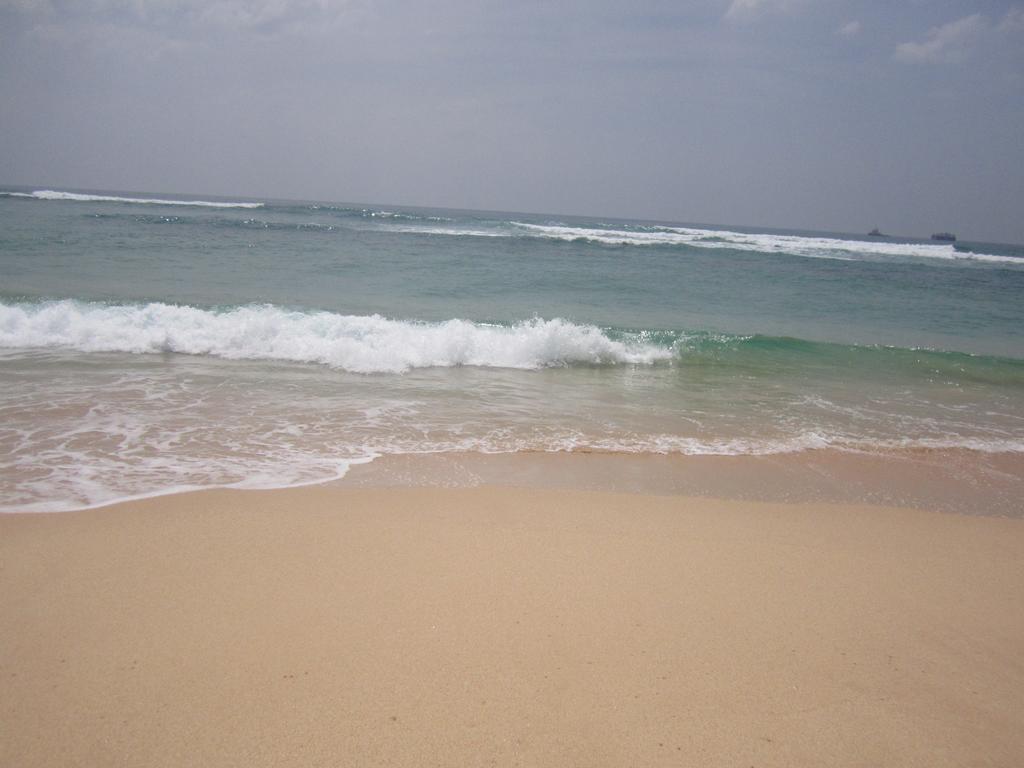 White Surfing Beach Resort อูนาวาตูนา ภายนอก รูปภาพ